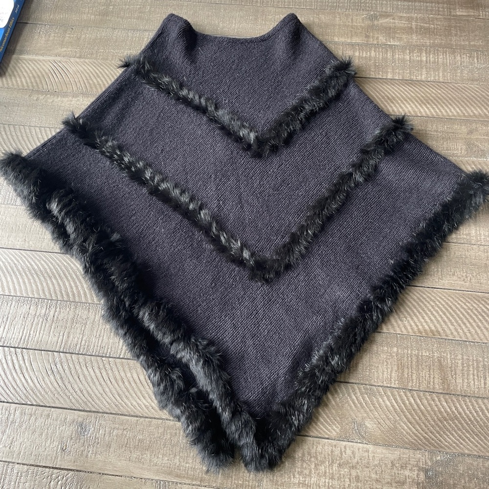 Herig Furs Chic Black Poncho with Fur Trim